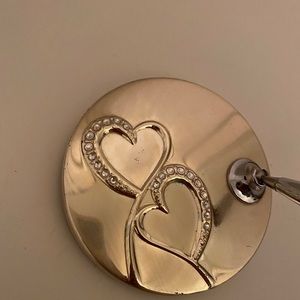 Pen holder with a pen